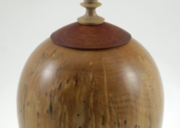 Urne funéraire en bois - #115-Bouleau Coti 7.75 x 17po.