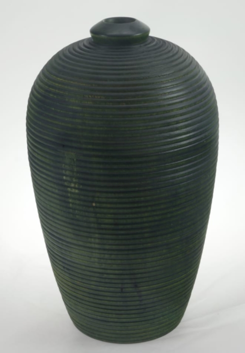 Vase en bois couleur- Bouleau #680a – 6 x 10 po. Vase en bois couleur- Bouleau #680a - 6 x 10 po.