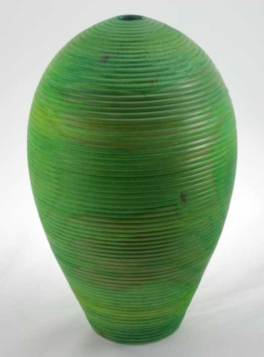 Vase en bois couleur- Épinette #684c – 7.5 x 12 po. Vase en bois couleur- Épinette #684c - 7.5 x 12 po.