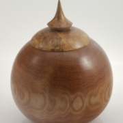 Urne funéraire en bois - #145a-Chêne 9 x 11po.